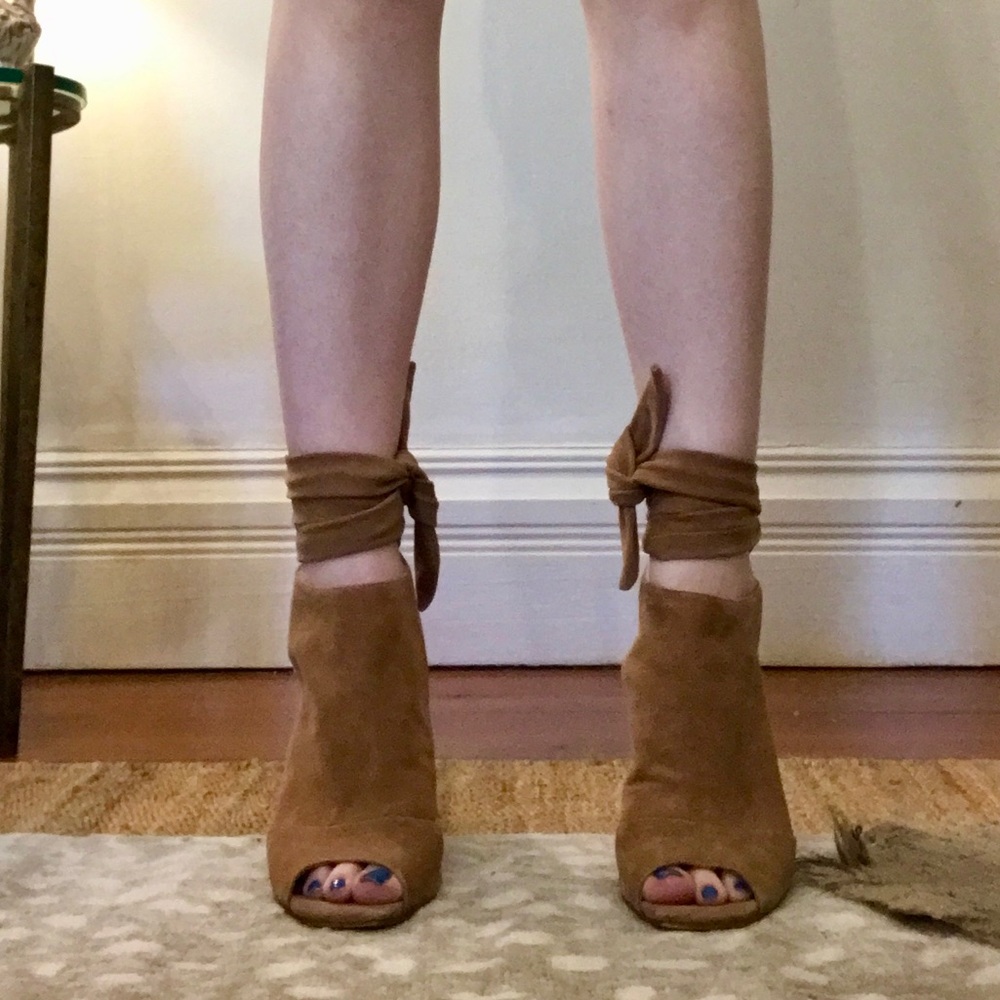 Kristin Cavallari Chinese Laundry Suede Heels, US 8.5